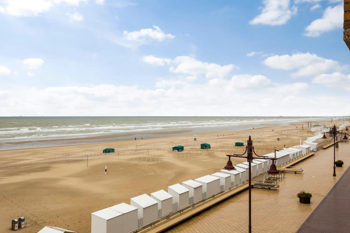 Huswell - Majestic Apartment With Breathtaking Sea View De Haan Exteriör bild