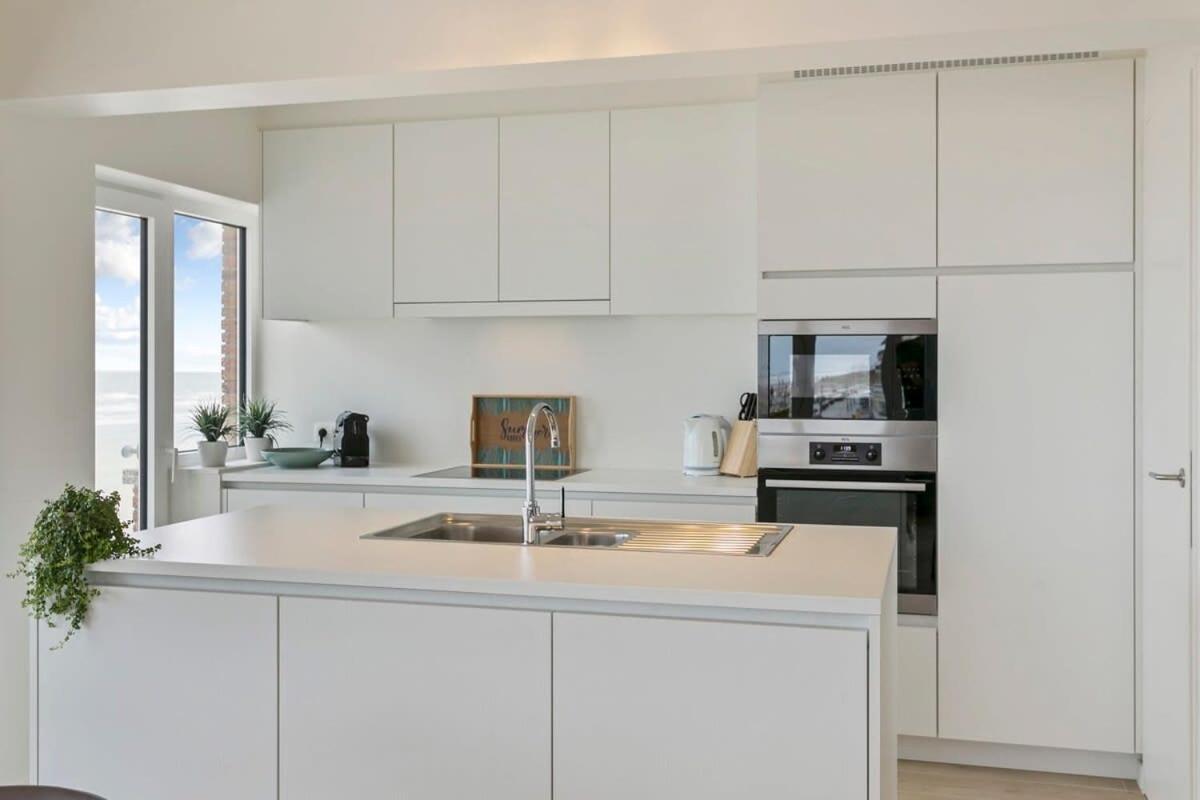 Huswell - Majestic Apartment With Breathtaking Sea View De Haan Exteriör bild